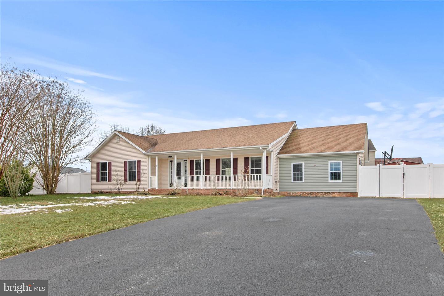 310 Autumn Ridge Drive, Hebron