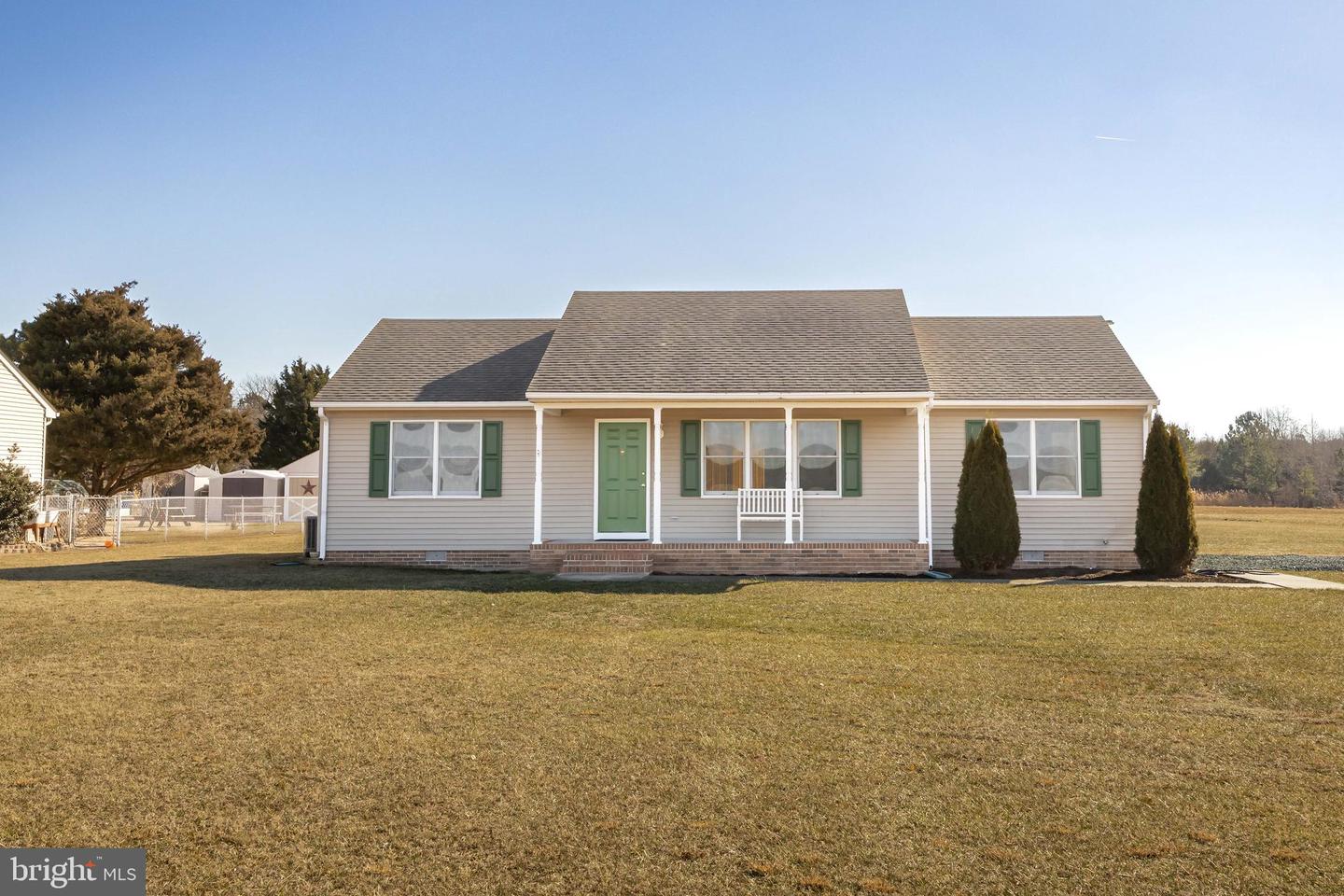 7937 White Lowe, Salisbury