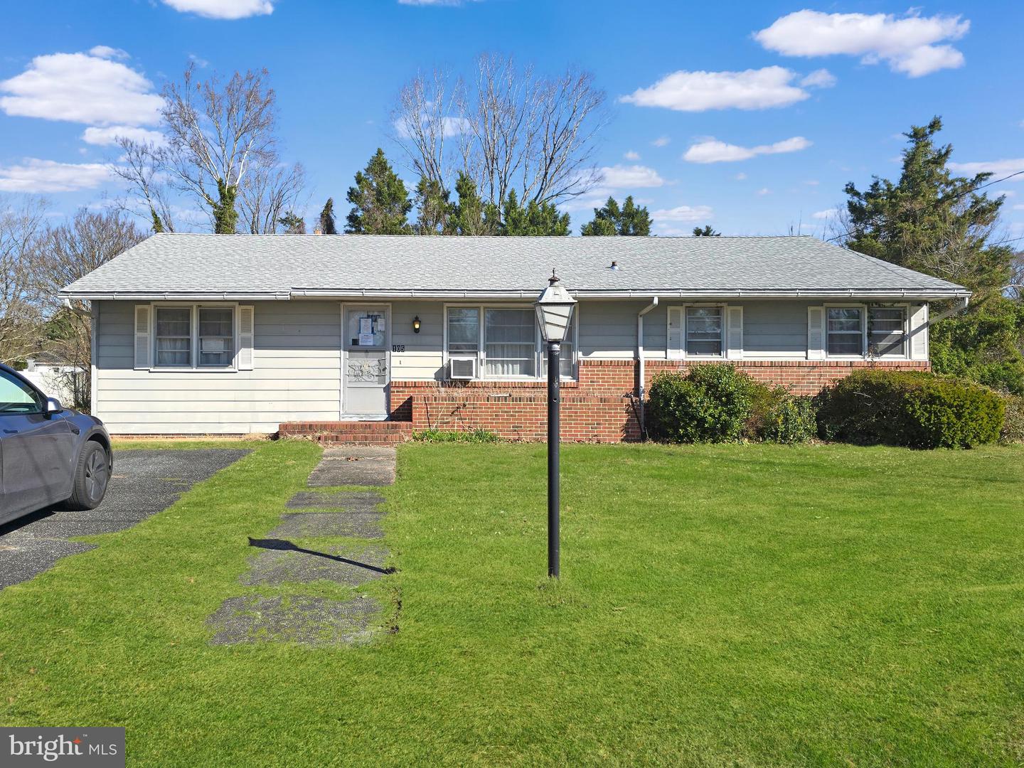 105 Lakeview Drive