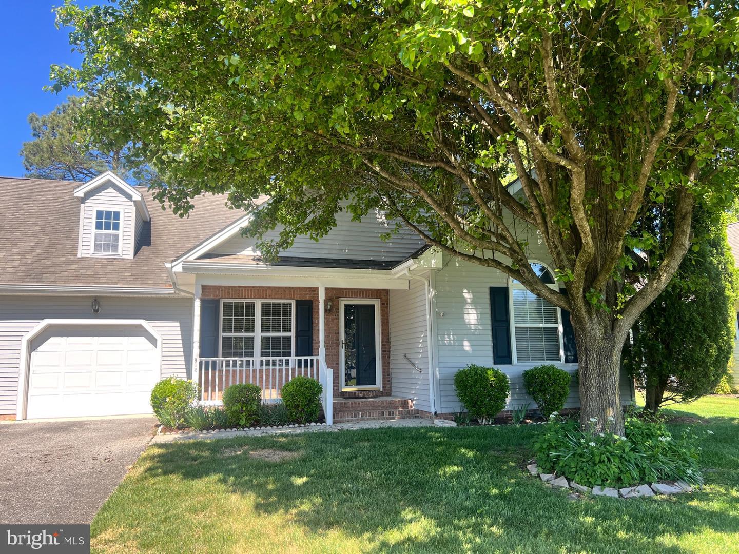 914 Sapphire Court