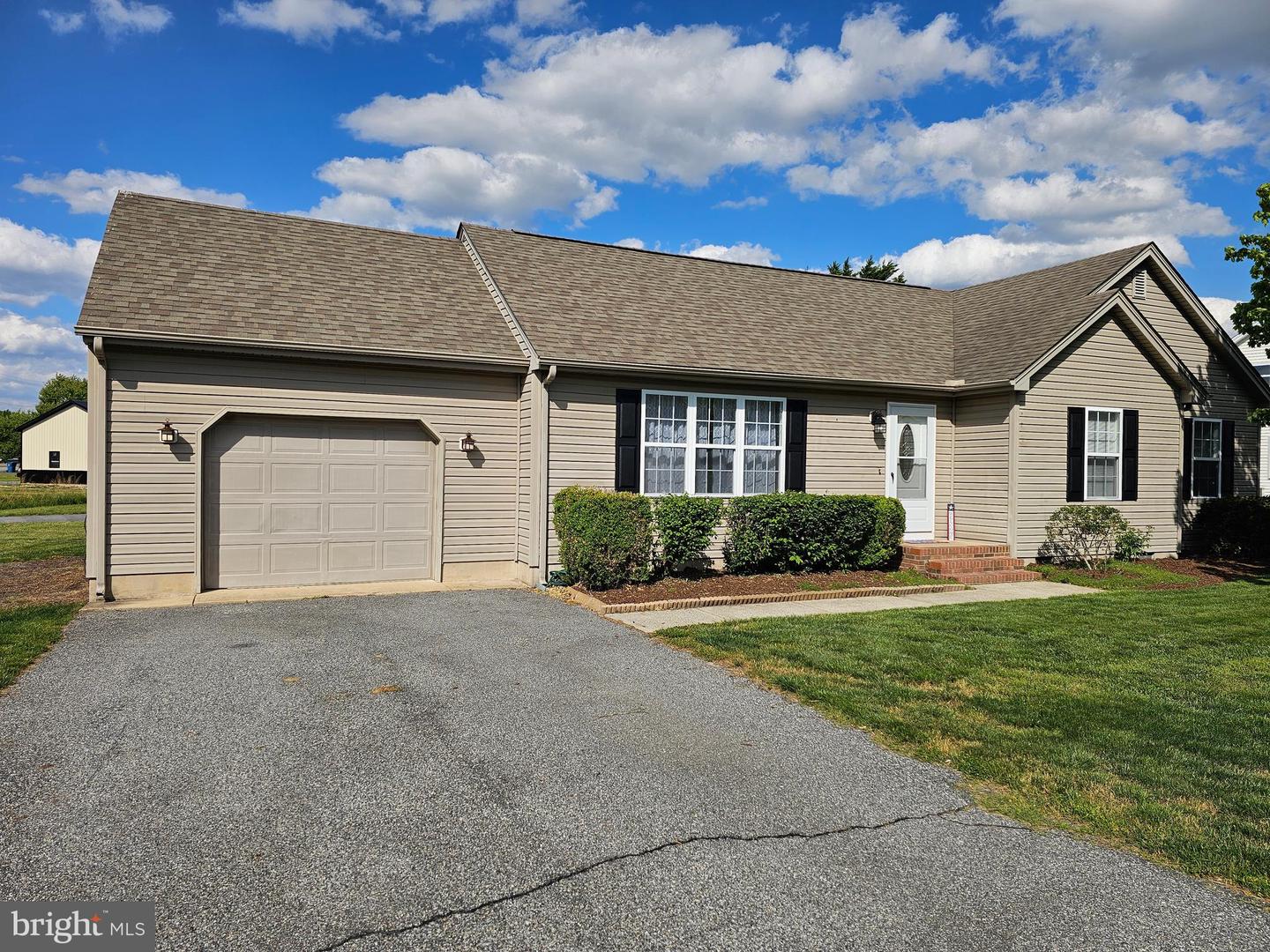 34764 Sandyfield Drive, Pittsville