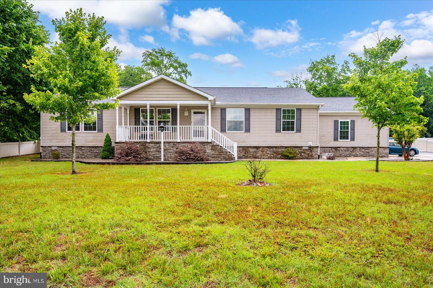 8225 Whitesville Road, Pittsville
