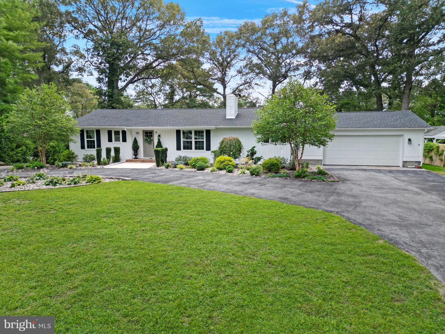 120 Lakeview Drive