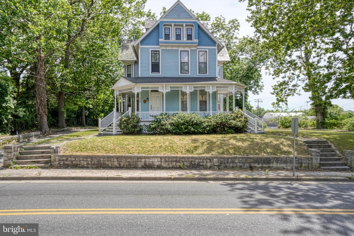 208 W Isabella Street