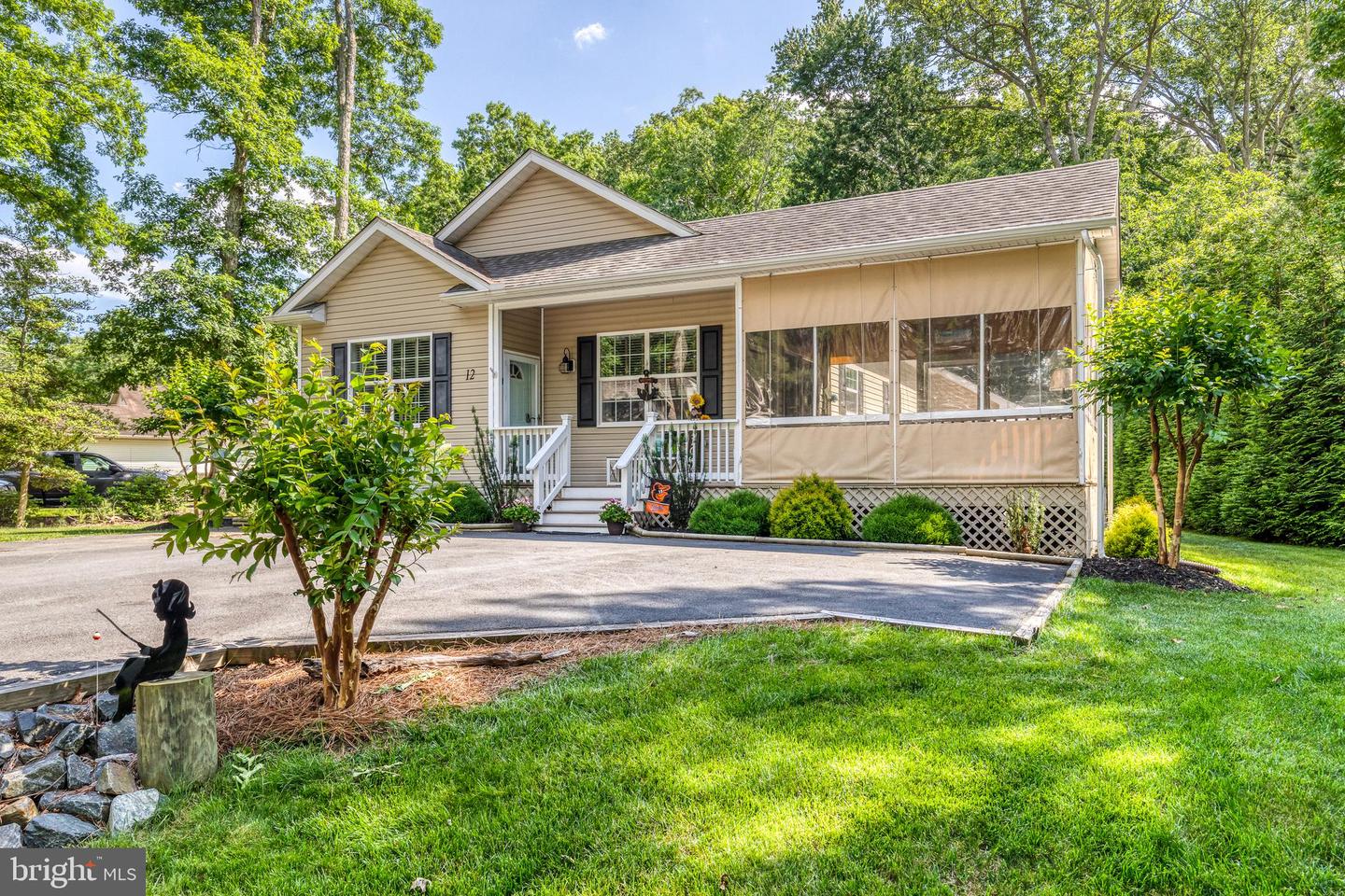 12 Breezeway Lane, Berlin