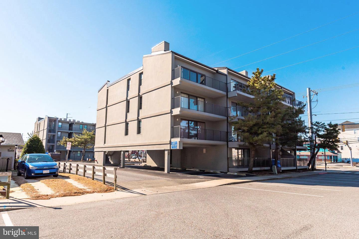 17 70th Street #18