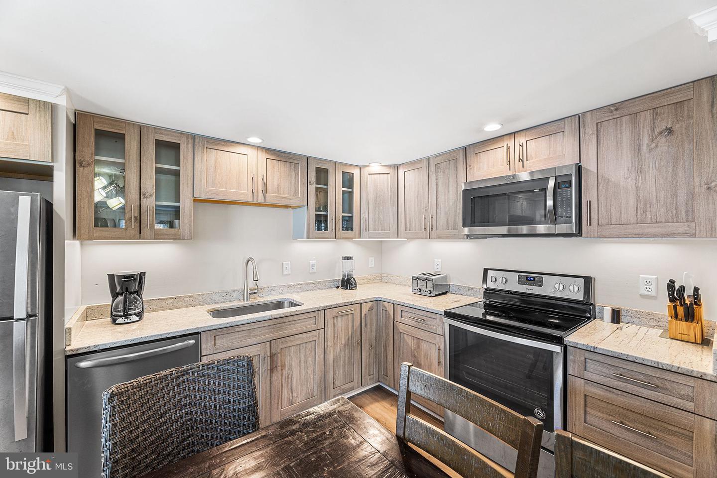 15 40th Street #12