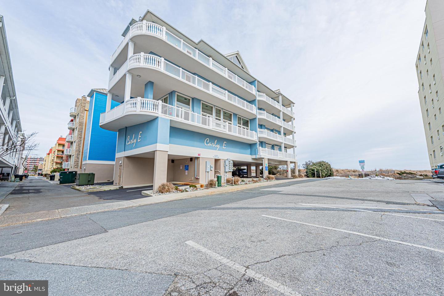 6301 Atlantic Avenue #403