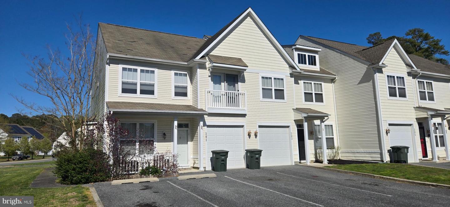303 Schooner Lane #102