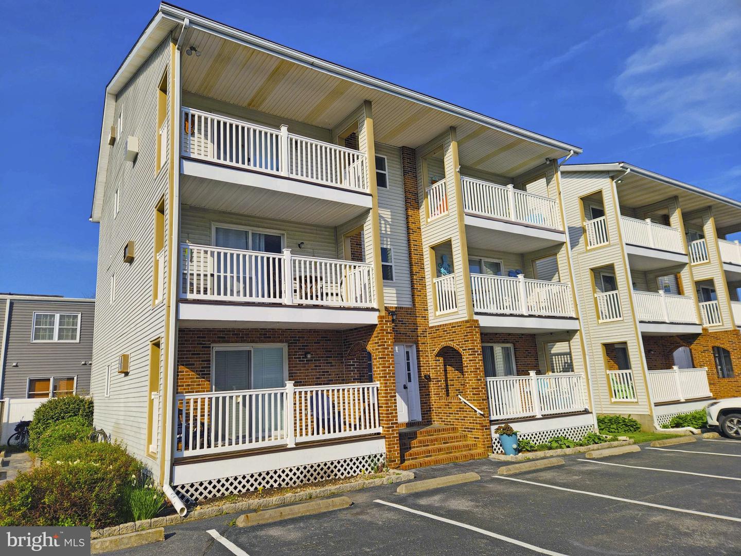 14400 Jarvis Avenue #110b