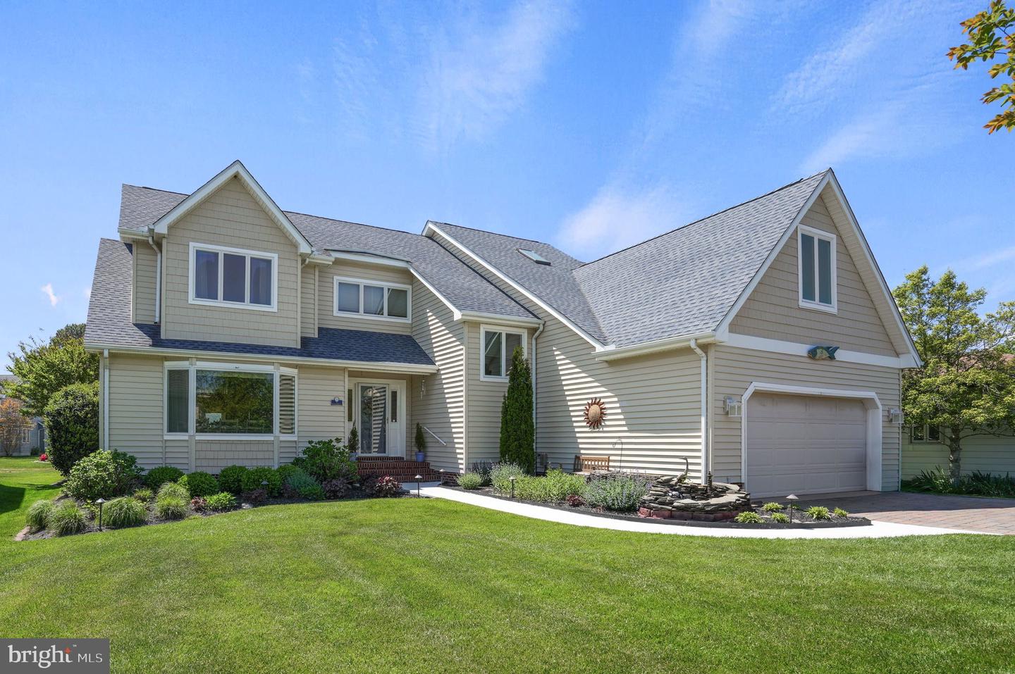 6 Heron Isle Court