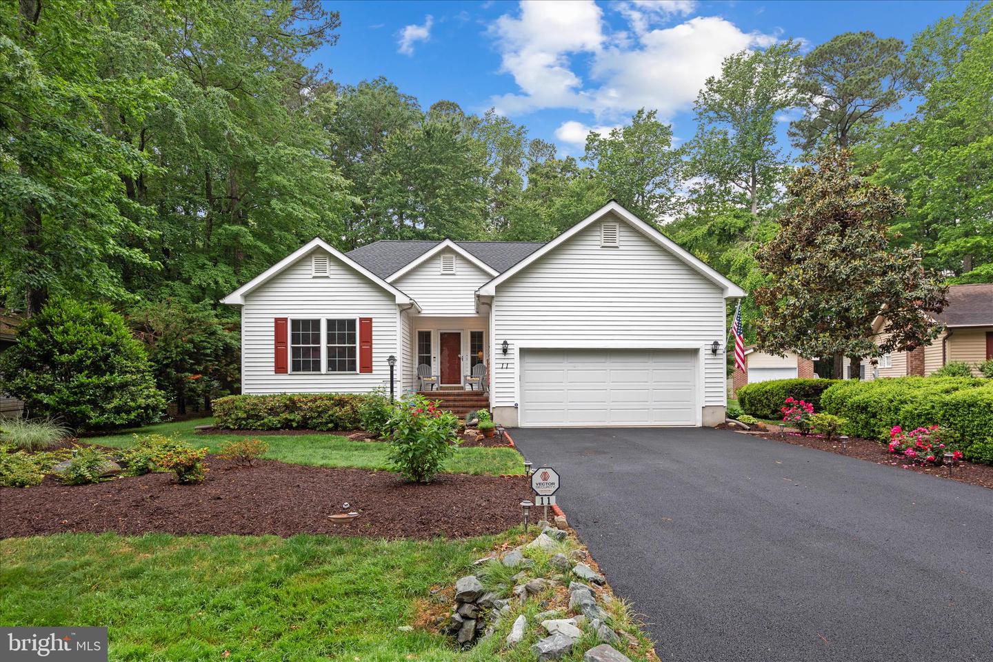 11 Burr Hill Dr