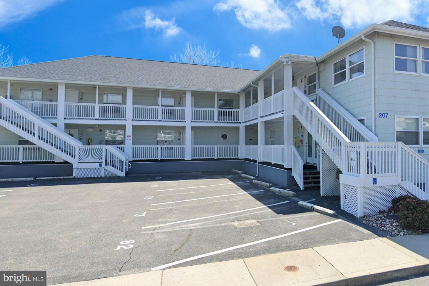 207 8th Street #103c