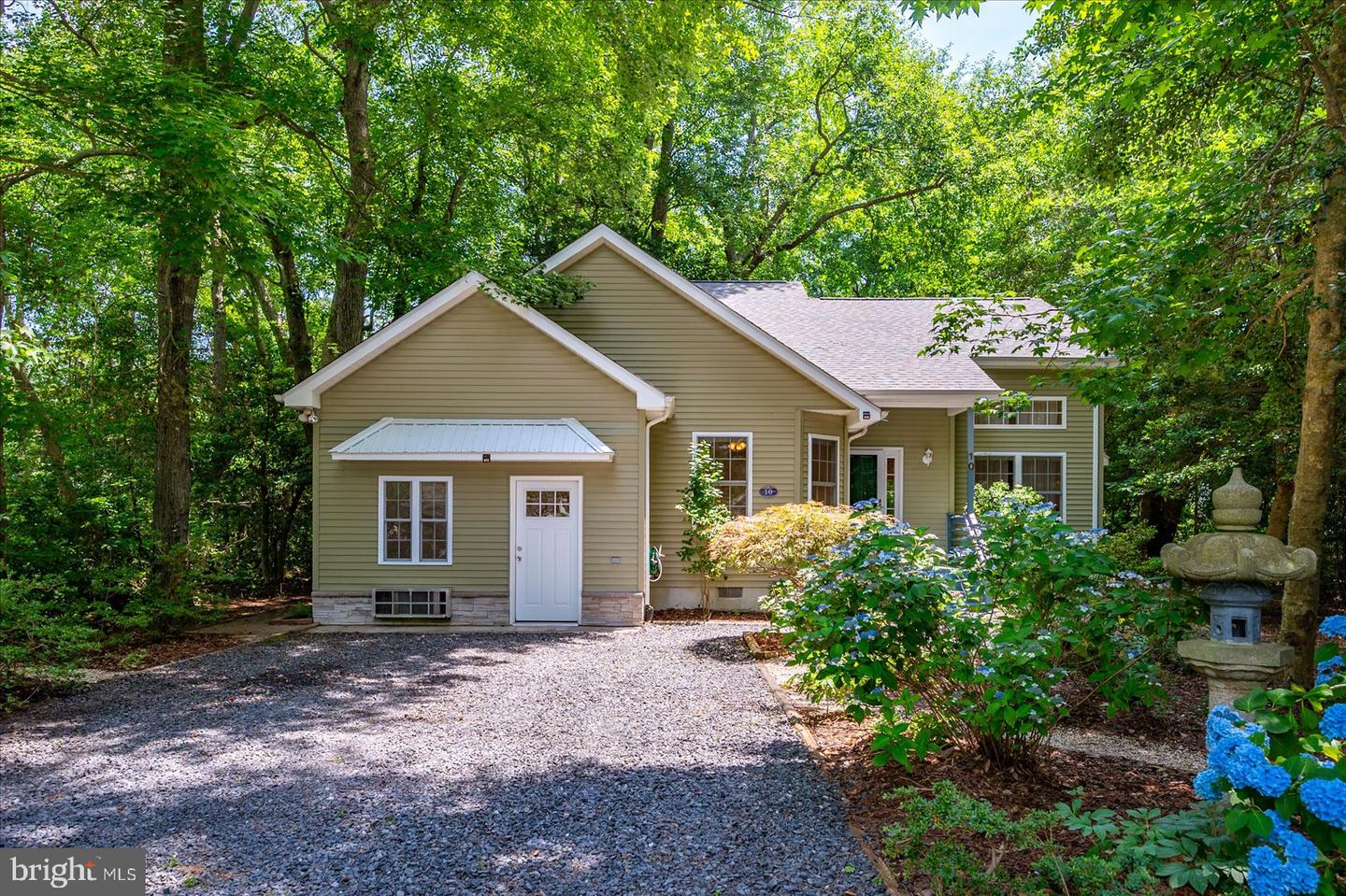 10 Laurel Trail