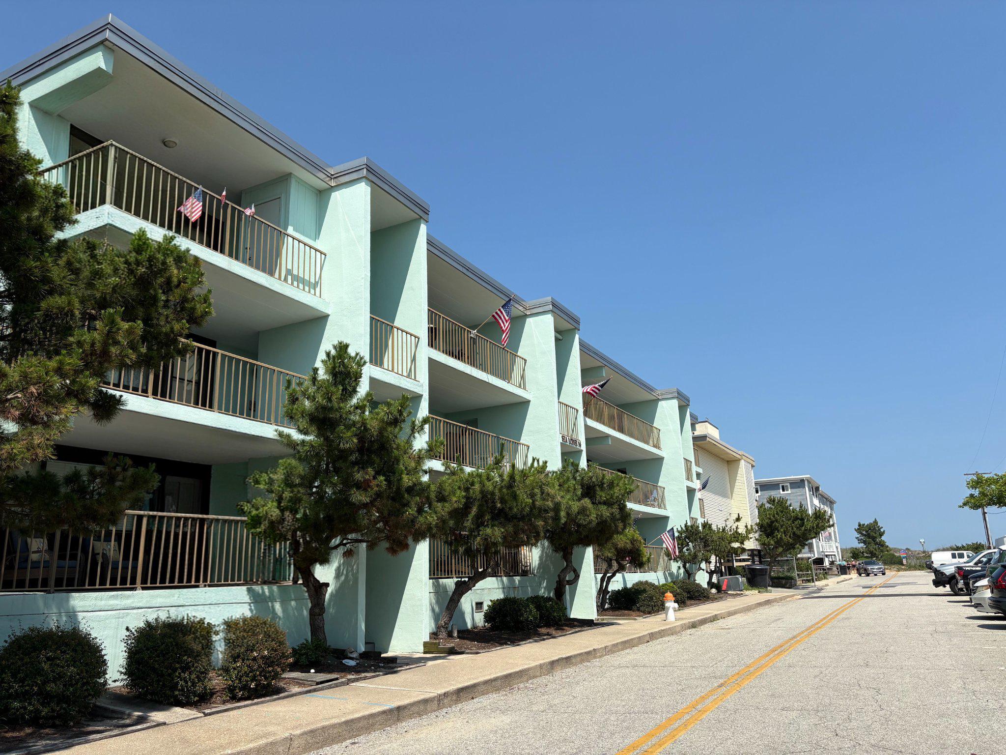 14 68th Street #305