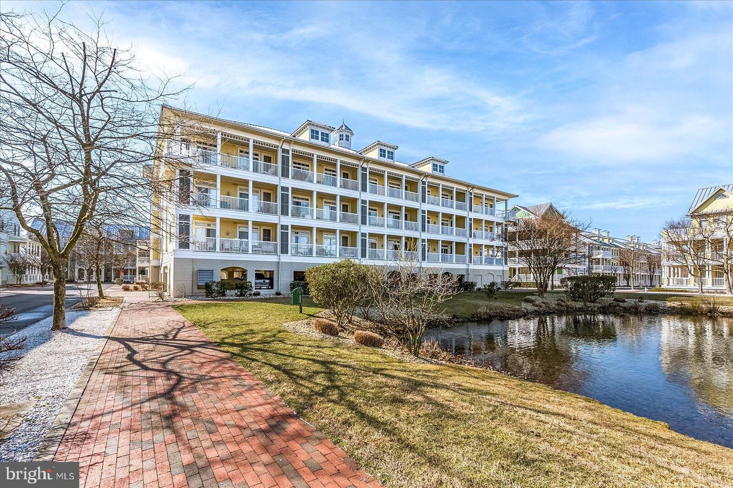 1 Fountain Drive E #3c
