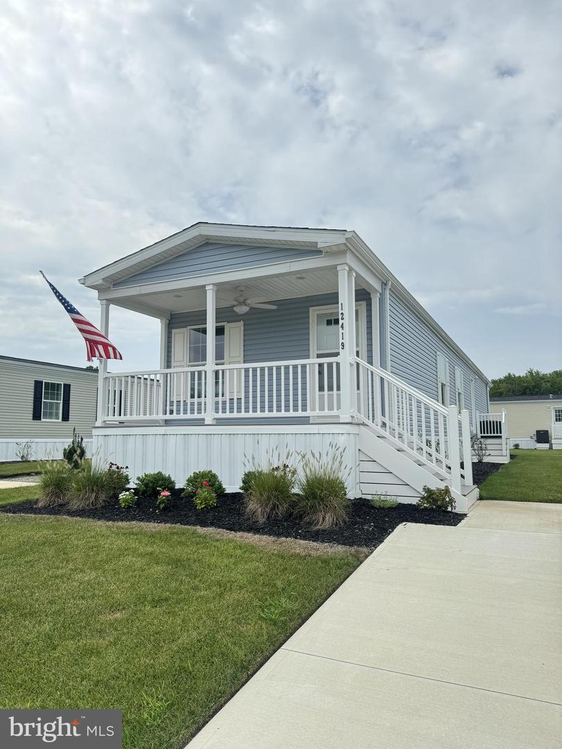 12419 Beach Life Lane
