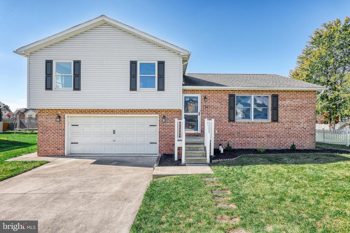 85 Thomas Drive, Mcsherrystown