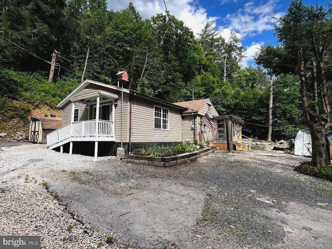 1175 Narrows Road, Biglerville