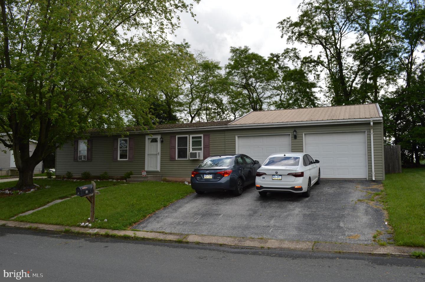19 E Locust Lane, New Oxford