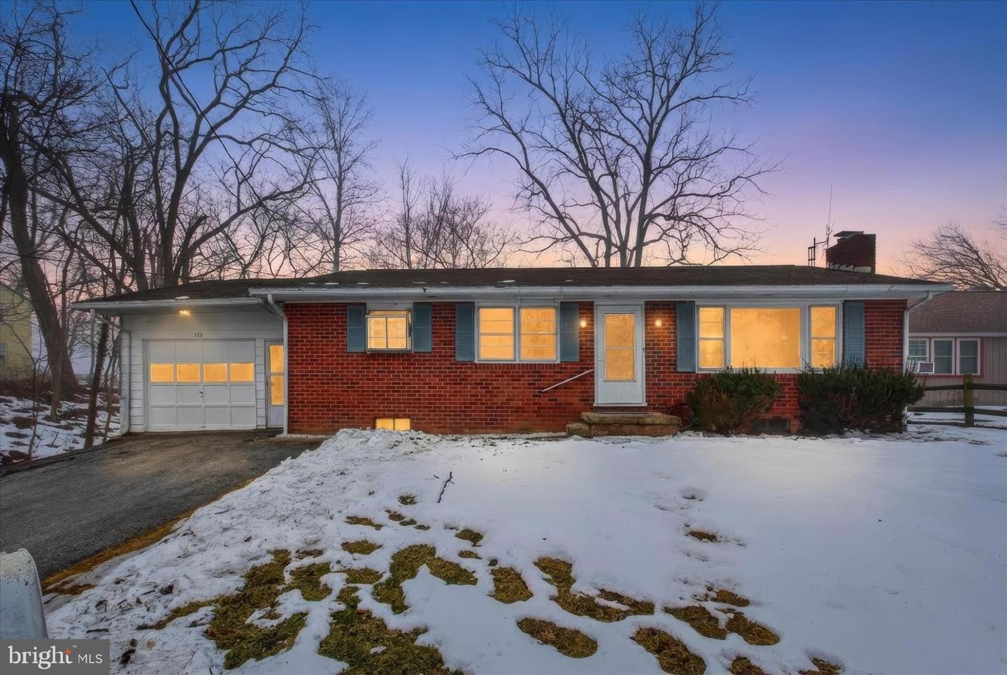 108 S Hickory Lane, New Oxford