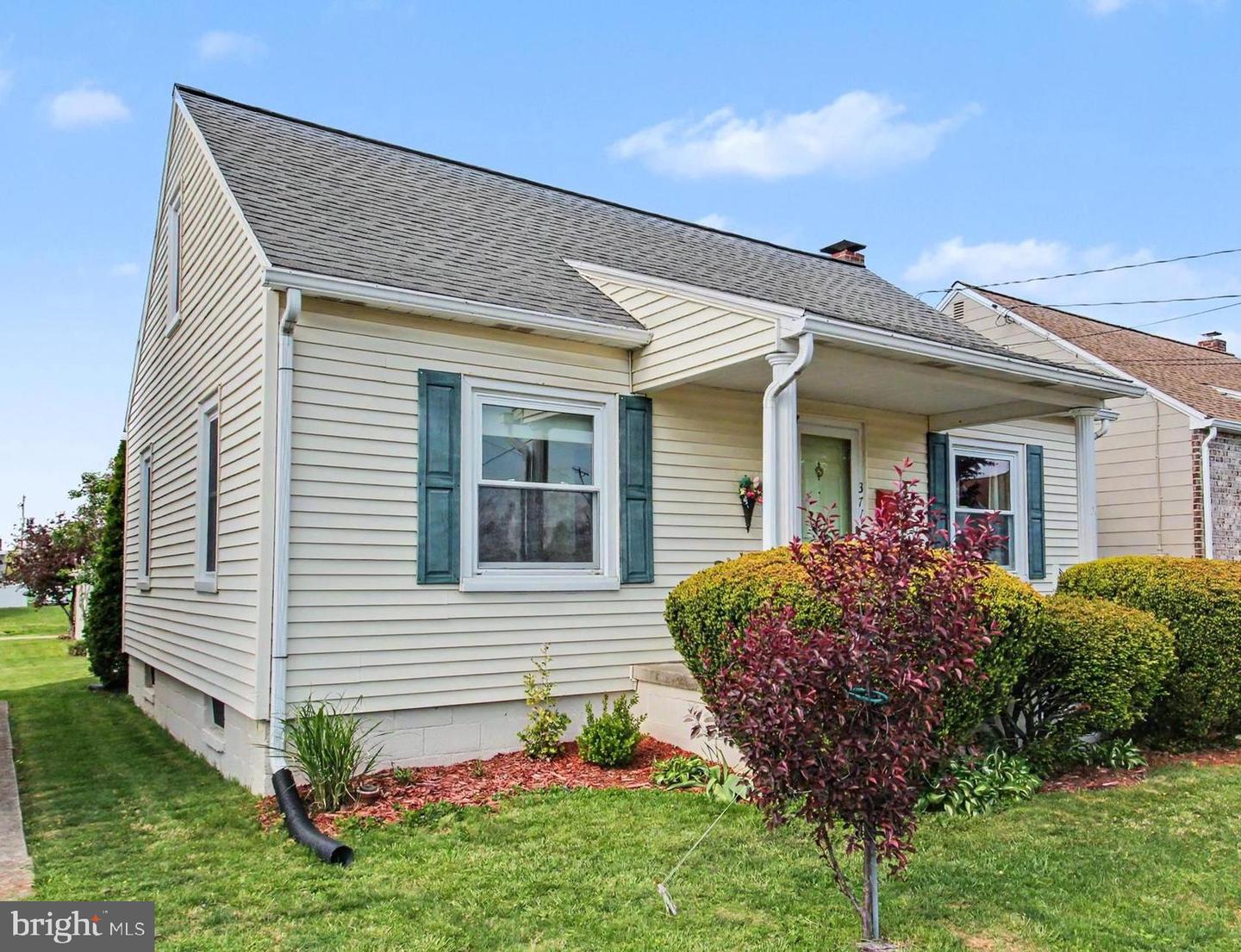 371 Maple Avenue, Hanover