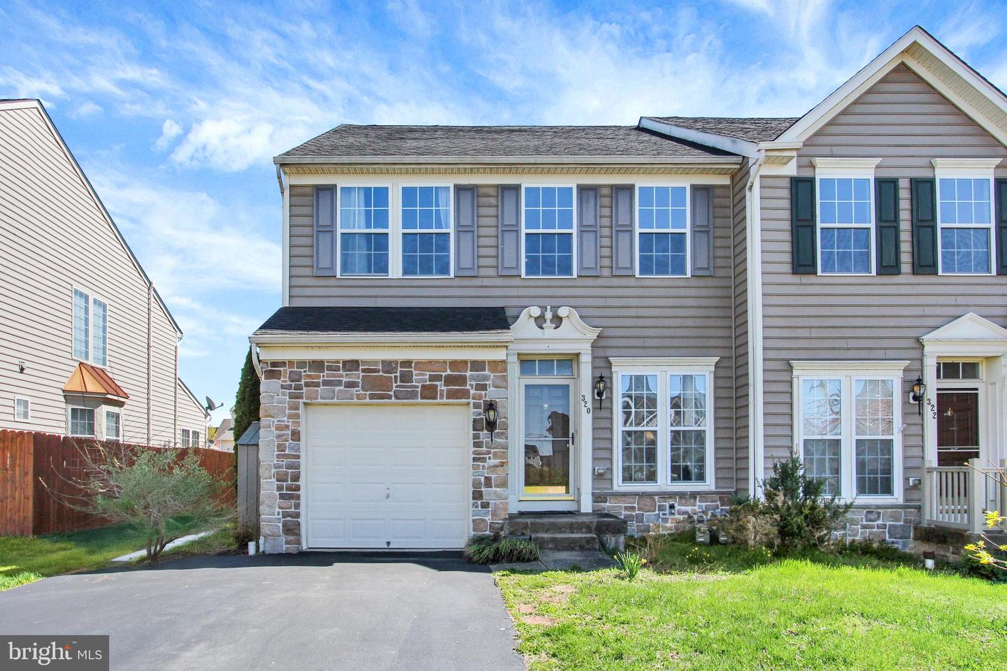 320 Maple Drive, Hanover