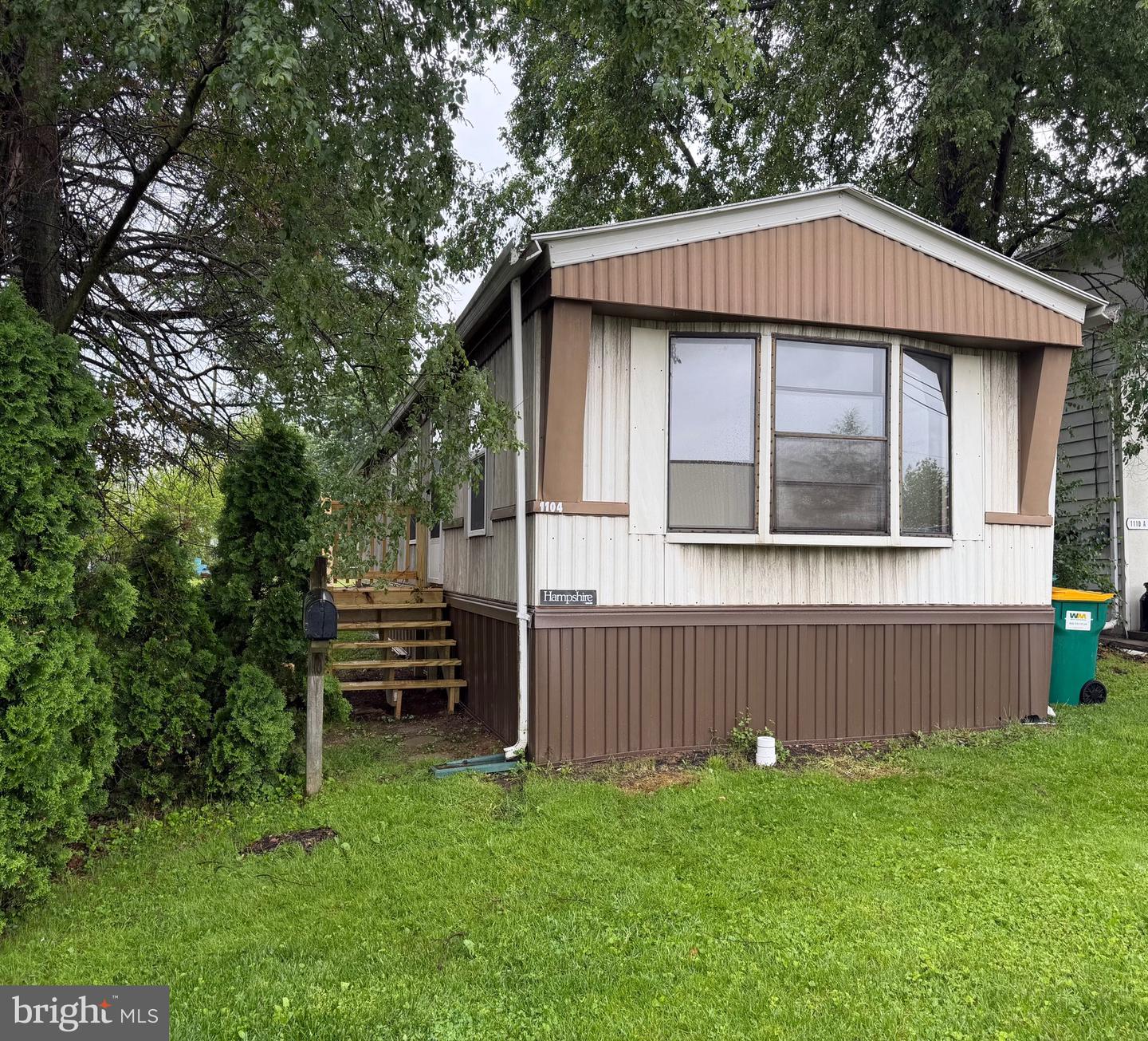 1104 W Elm Avenue W