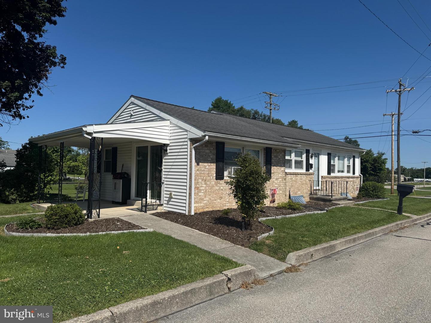 1000 W Elm Avenue