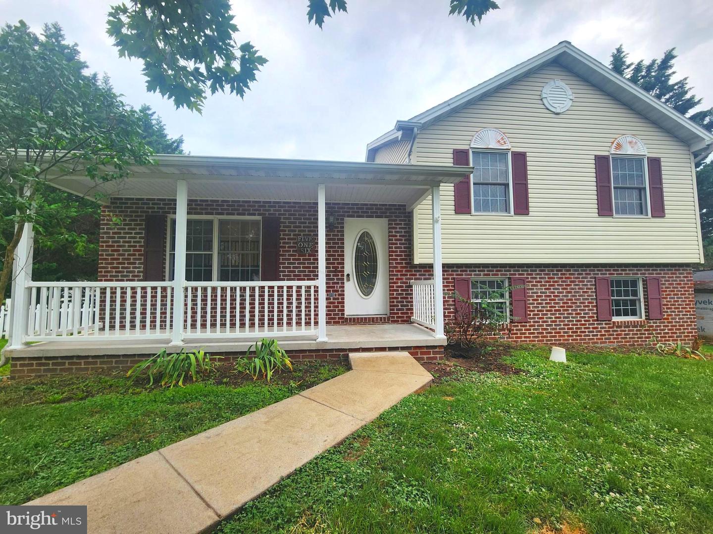 516 Lexington Way