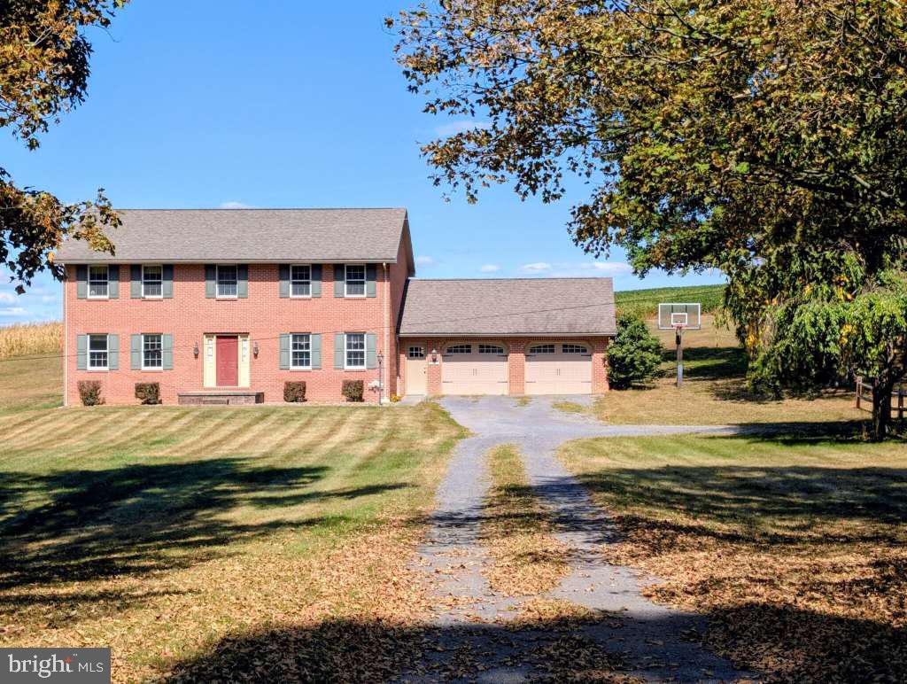 2203 Hinson Road, New Paris