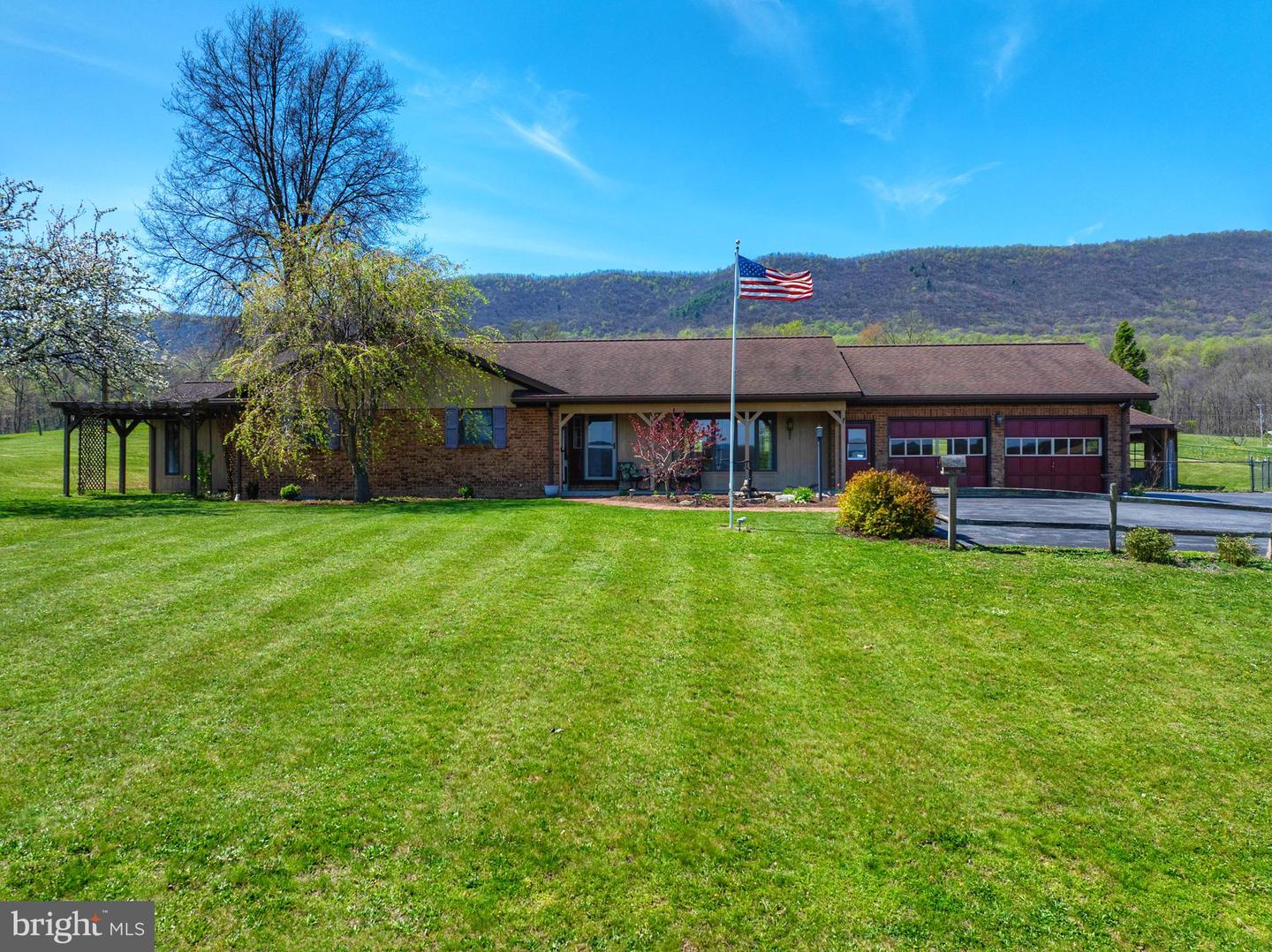 2679 Raystown Road, Hopewell