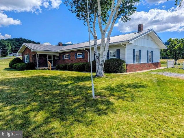 200 Jacks Corner Road, Hopewell
