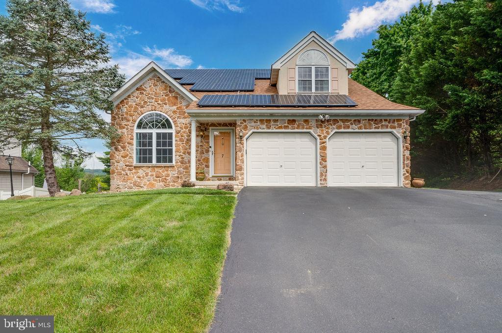7 Brassie Circle, Reading