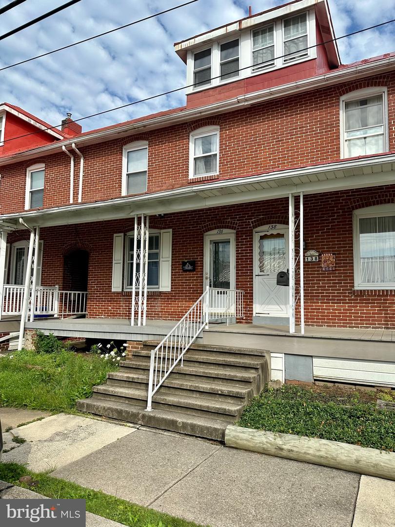136 W Poplar Street, Fleetwood