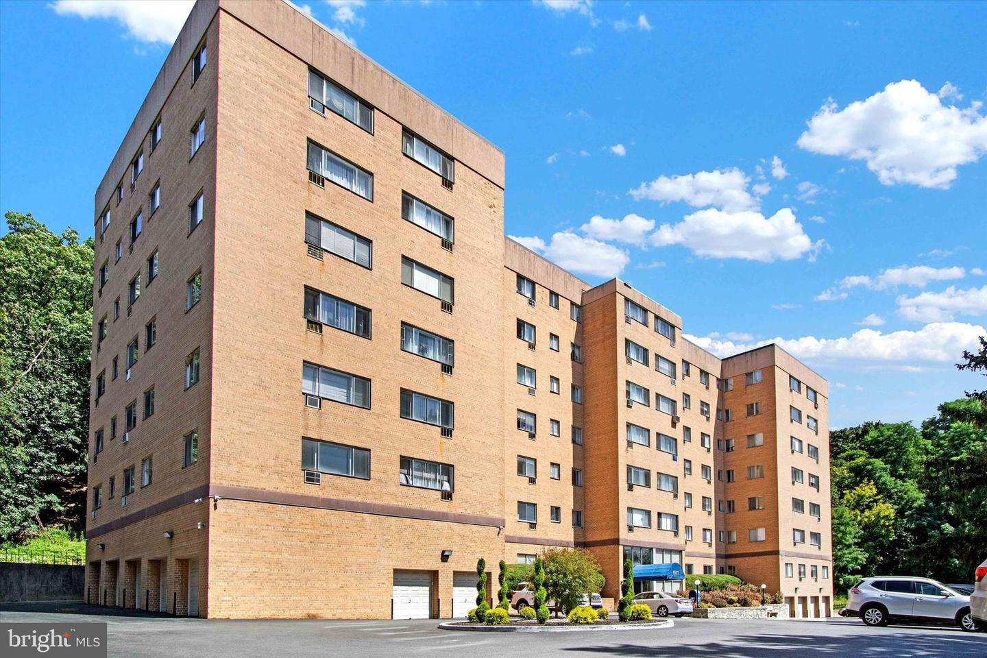 1517 Hill Road #6h, Reading