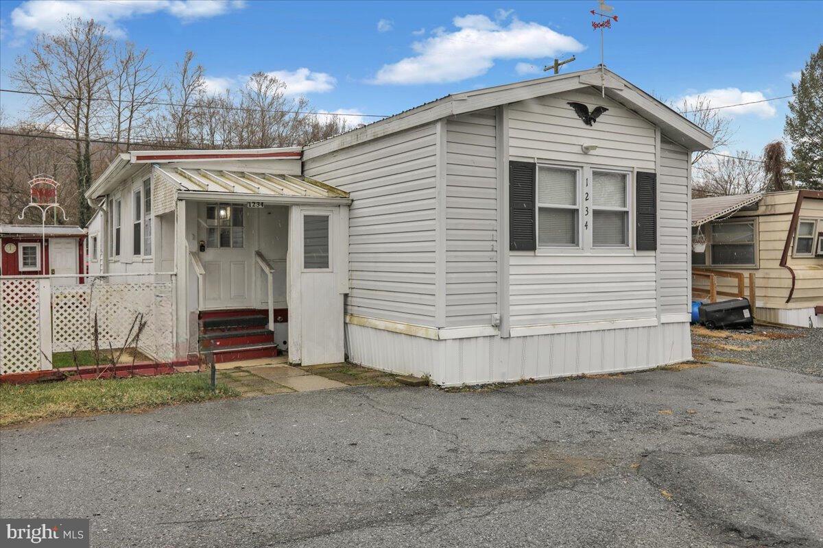1234 Broadway Avenue, Reading