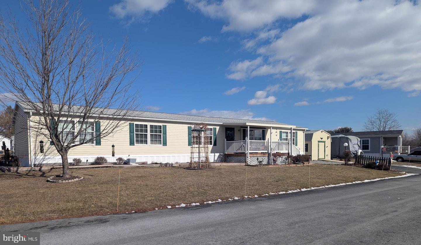 525 Elm Avenue, Hamburg