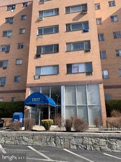1517 Hill Road #4h, Reading