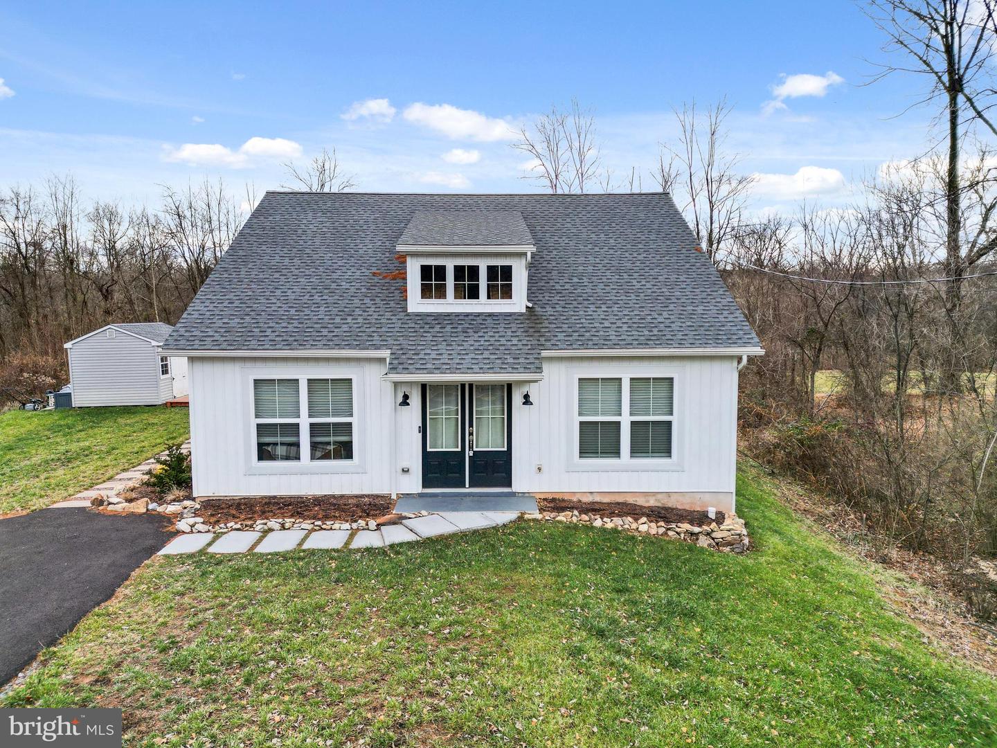 419 Old Philadelphia Pike, Douglassville