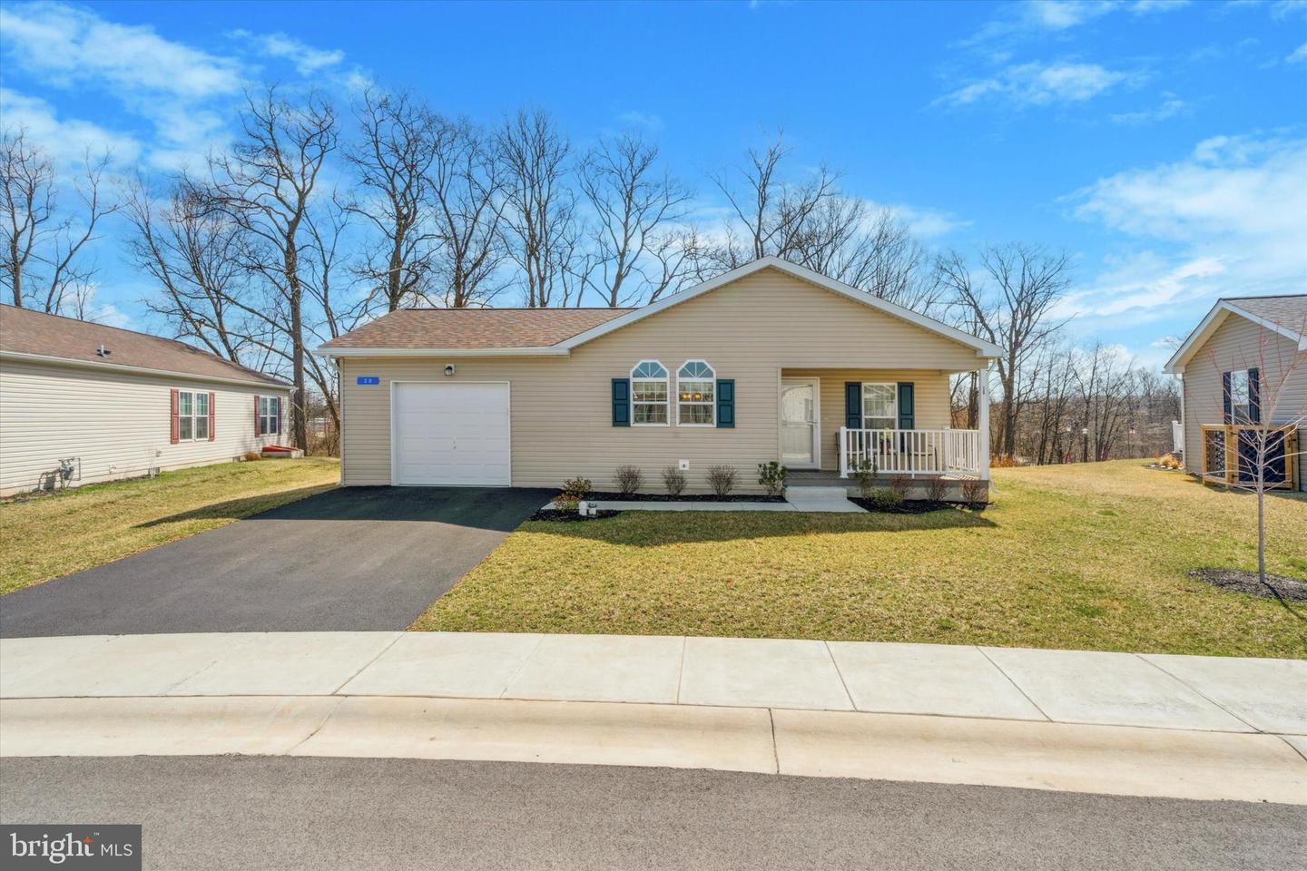 20 Daphne Court, Douglassville