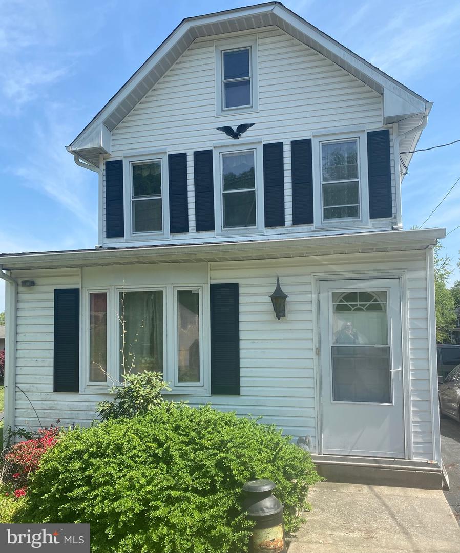 111 W 33rd Street, Reading