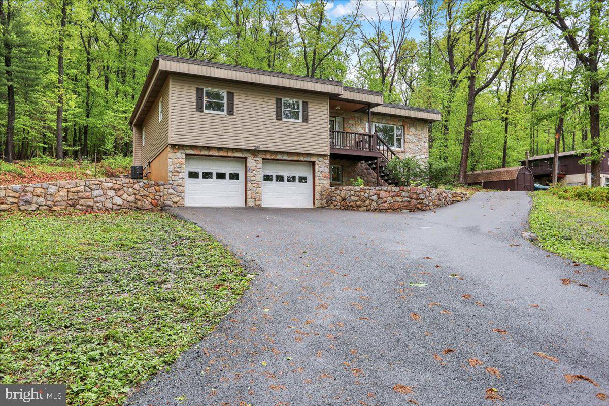 250 Skyline Drive, Reading