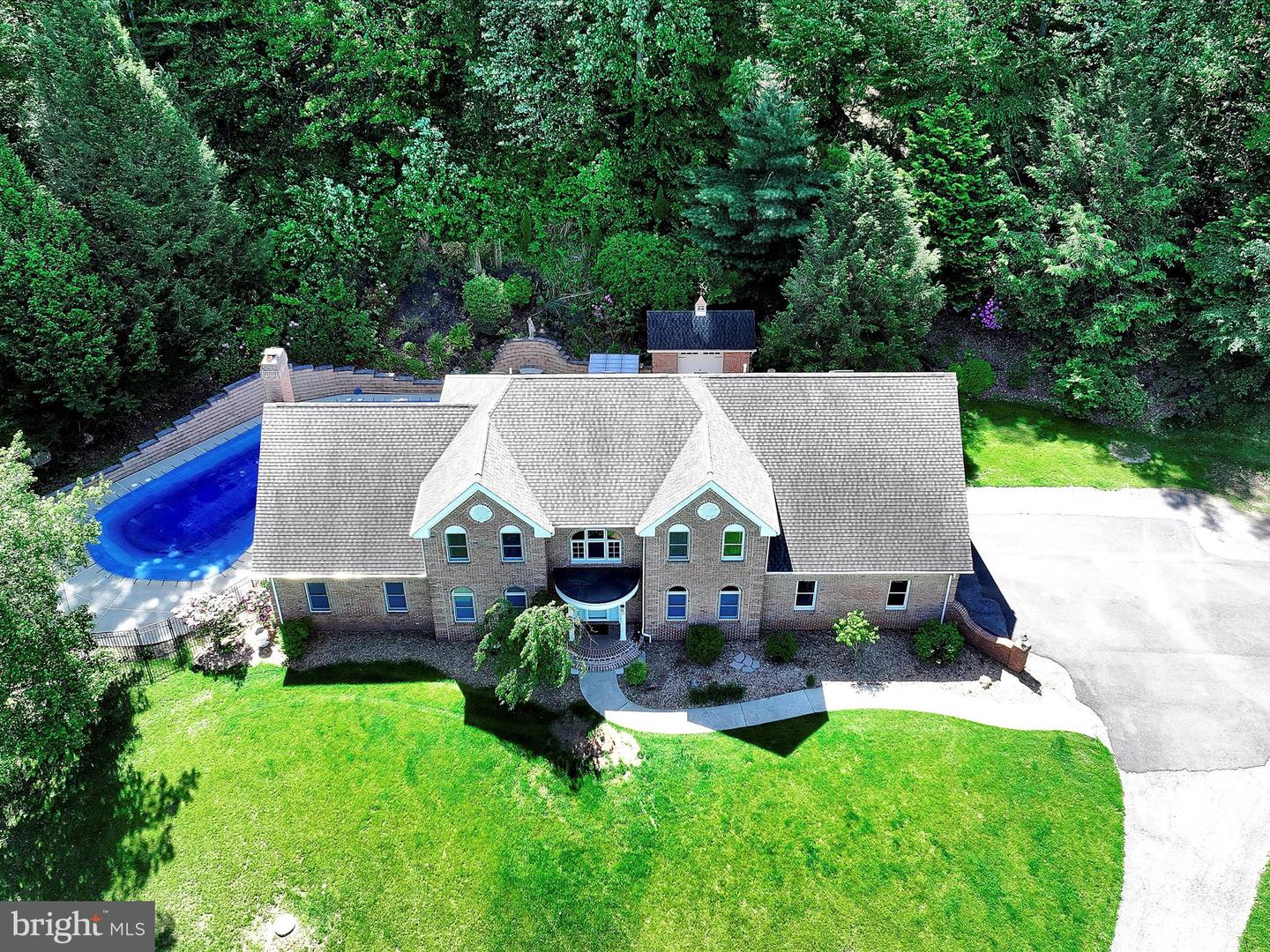 818 Green Hills Road, Birdsboro