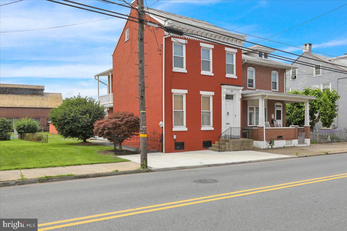 128 State Street, Hamburg