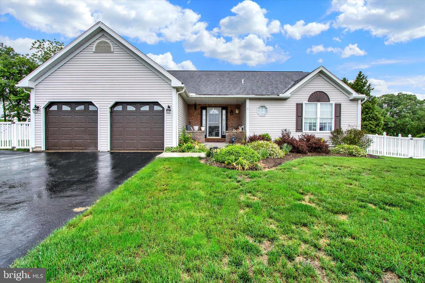 60 Walnut Drive W, Bernville