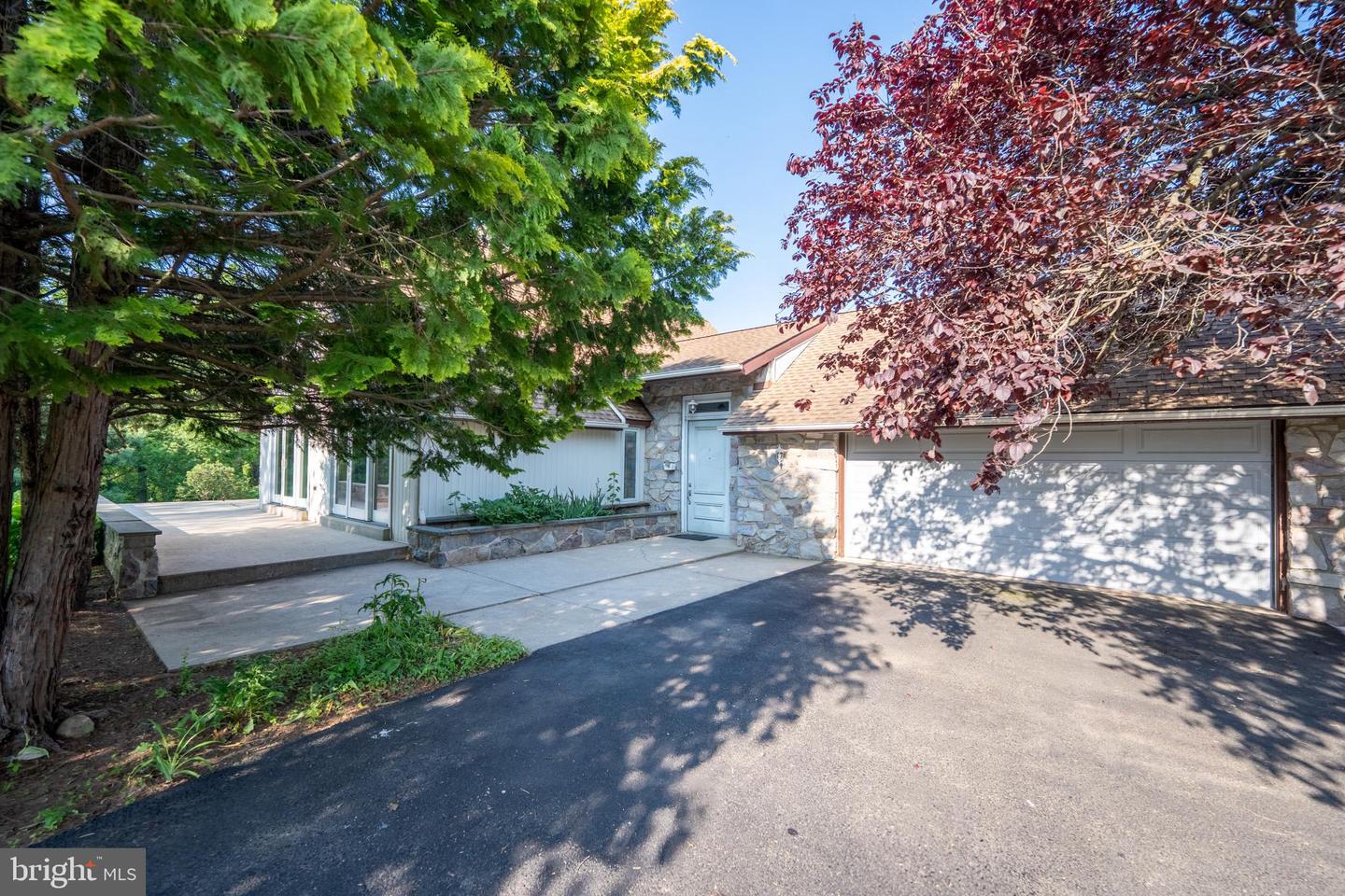 68 Knoll Circle, Boyertown