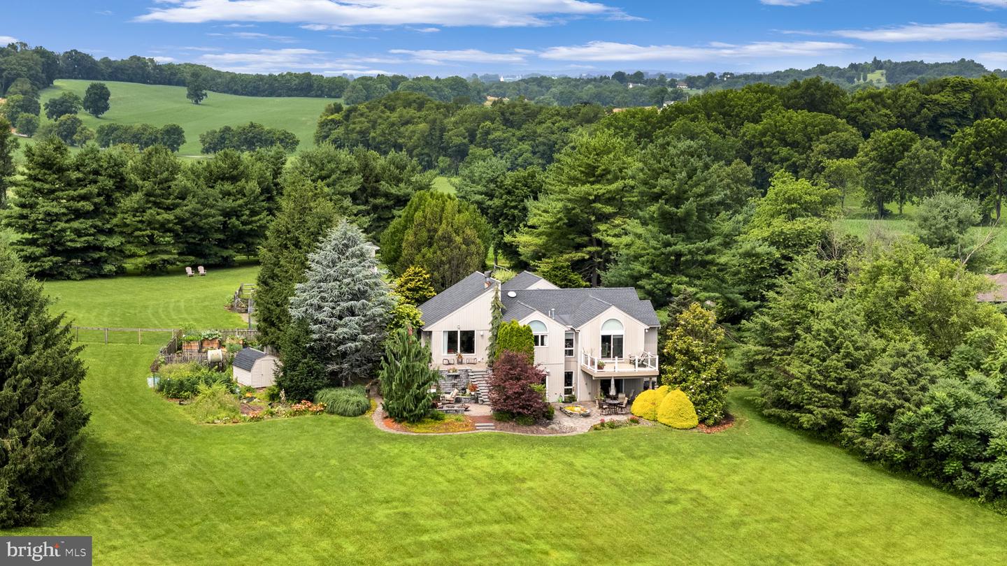 125 Klopp Road, Robesonia