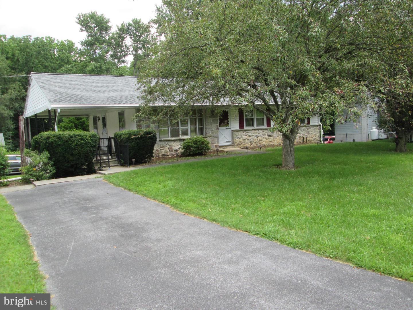 71 Woodchoppertown Road, Boyertown
