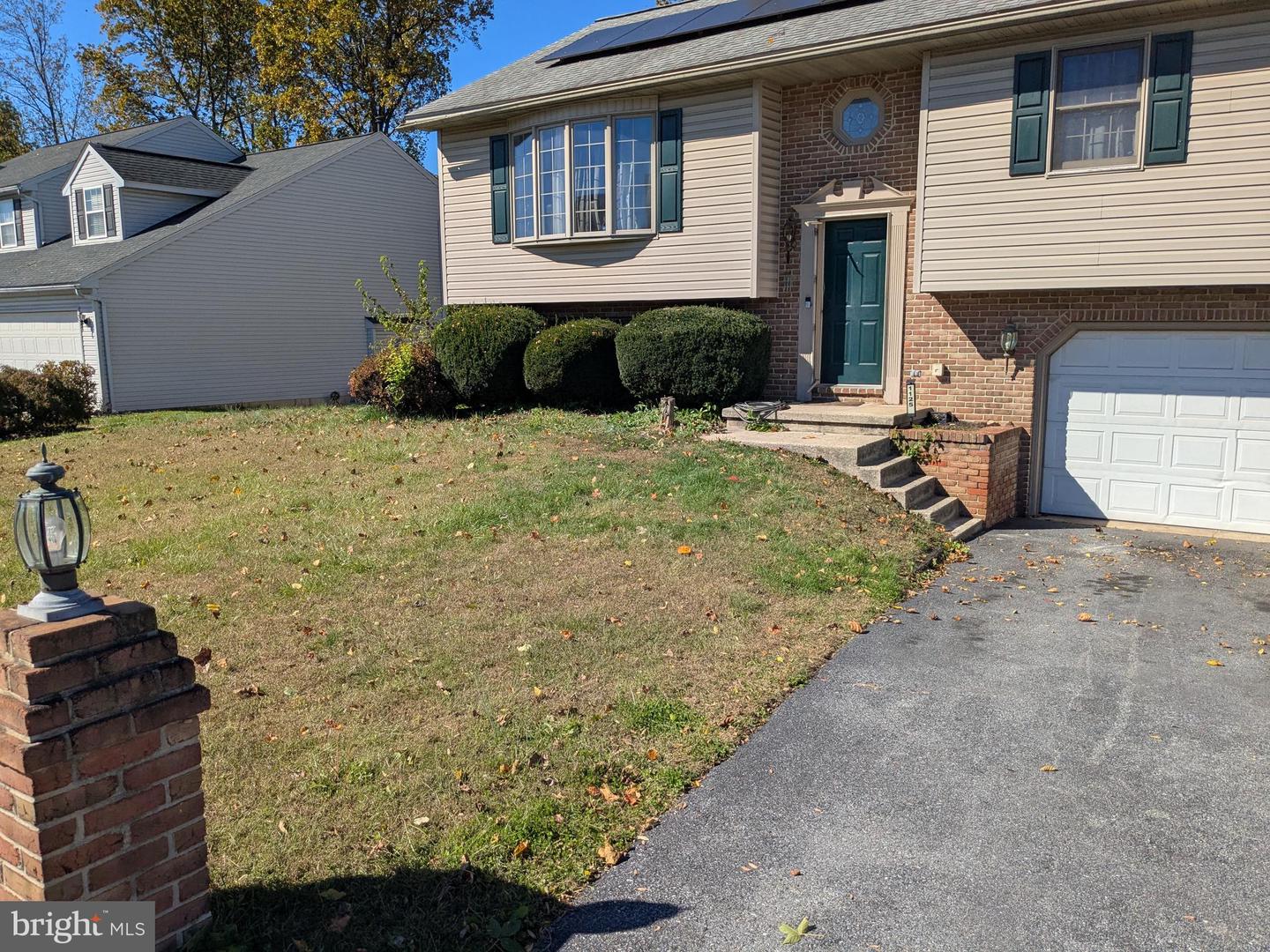 1125 Ashbourne Dr